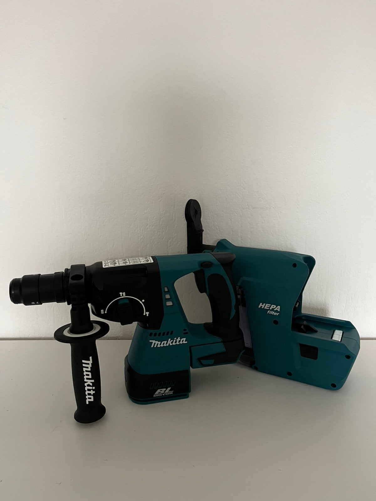 Makita DHR243 combihamer/boorhamer, Ophalen of Verzenden, Zo goed als nieuw, Boor- en/of Breekhamer