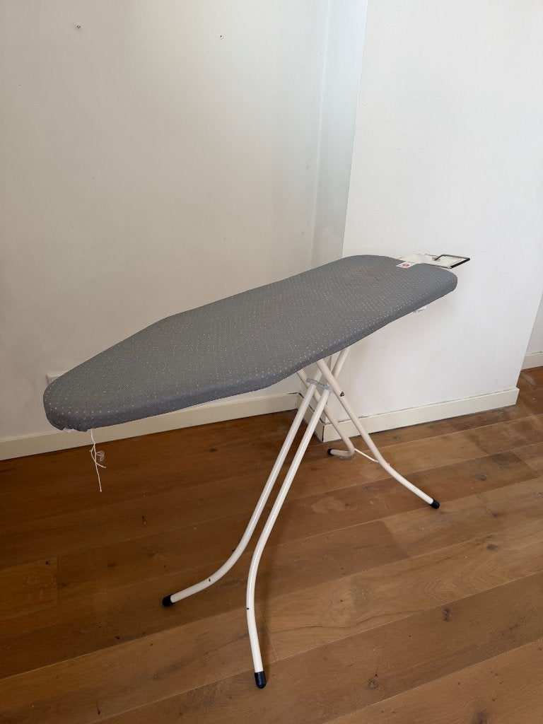 Ironing board, Witgoed en Apparatuur, Strijkijzers en Strijkplanken, Ophalen, Gebruikt, Draadloos strijkijzer