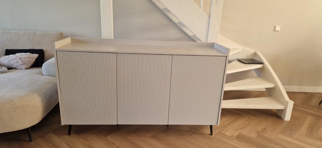 Nieuw! Leuke beige dressoir, Ophalen, Nieuw, 25 tot 50 cm