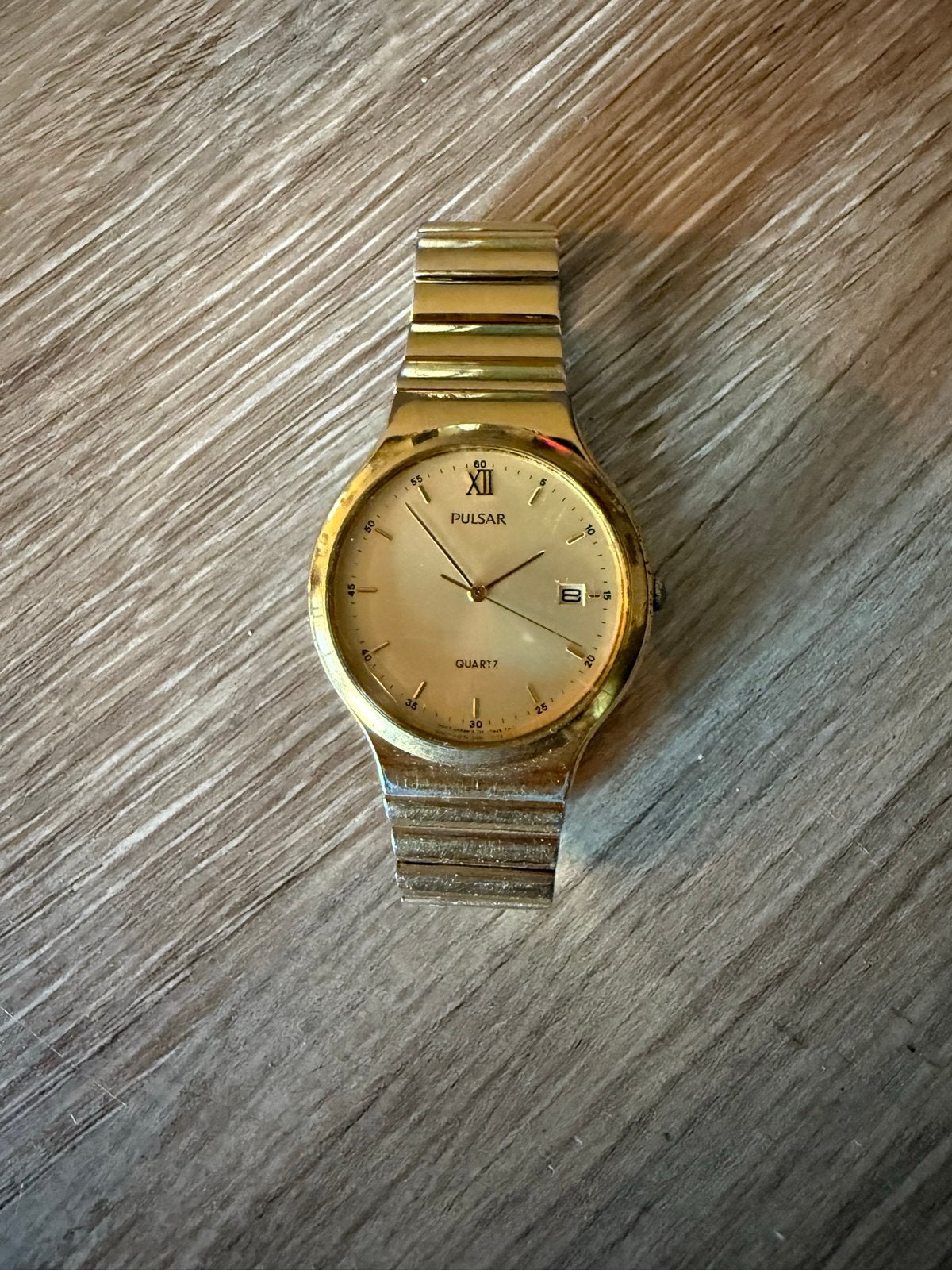Gouden Pulsar Quartz Polshorloge - Klassiek Design, Sieraden, Tassen en Uiterlijk, Overige merken, Overige materialen, Gebruikt