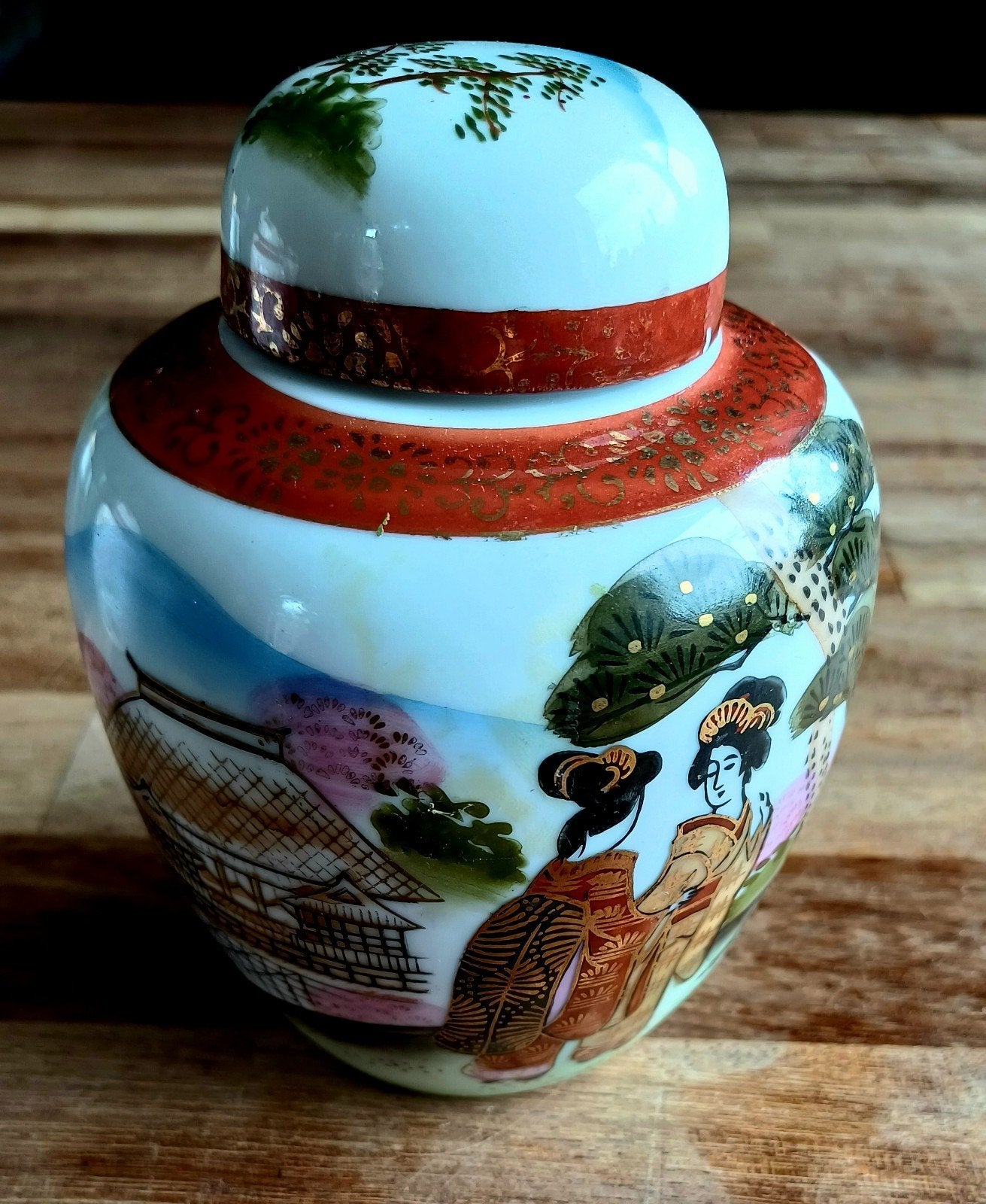 Antieke Japanse Satsuma gemberpot met Geisha en Landschap, Ophalen