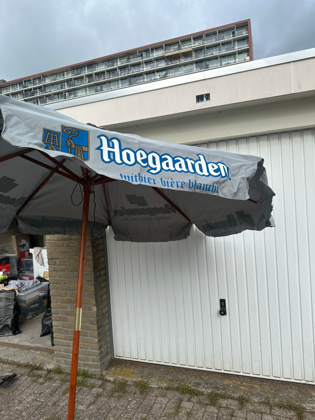 2 x Hoegaarden parasols 3,5 mt, Ophalen, Nieuw, Waterdicht, Stokparasol