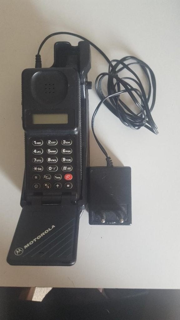 Vintage motorola Bieden, Telecommunicatie, Mobiele telefoons | Motorola, Gebruikt, Geen camera, Zwart, Fysiek toetsenbord