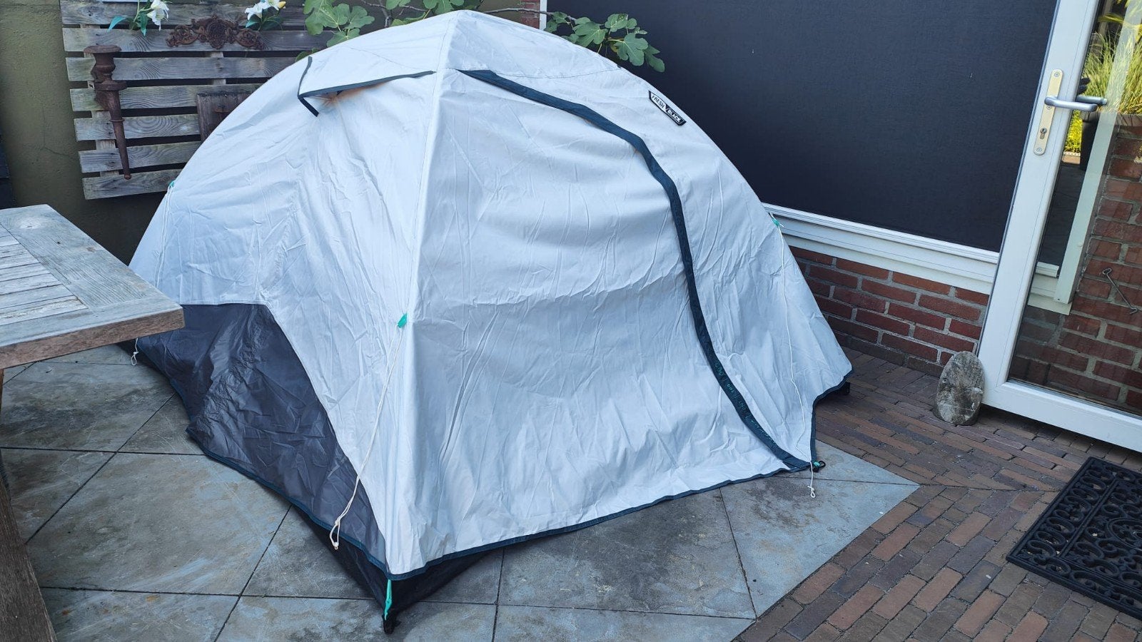Quechua 3-persoons Black & Fresh tent, Ophalen of Verzenden, Gebruikt, Tot en met 3