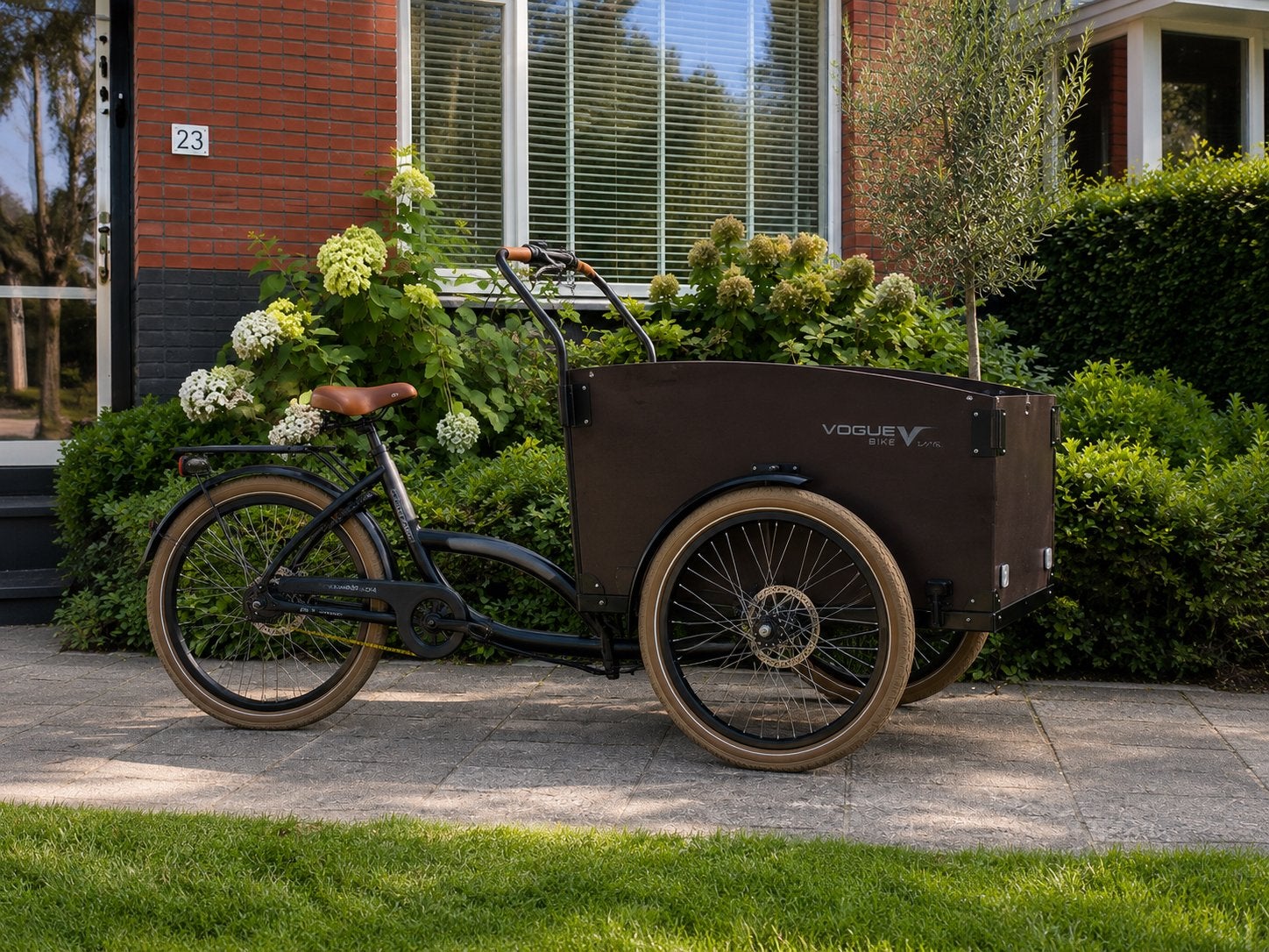 Huren Vogue bakfiets te huur | Verhuur Nijmegen Elektrisch, Ophalen, Zo goed als nieuw, 4 kinderen of meer, Elektrisch