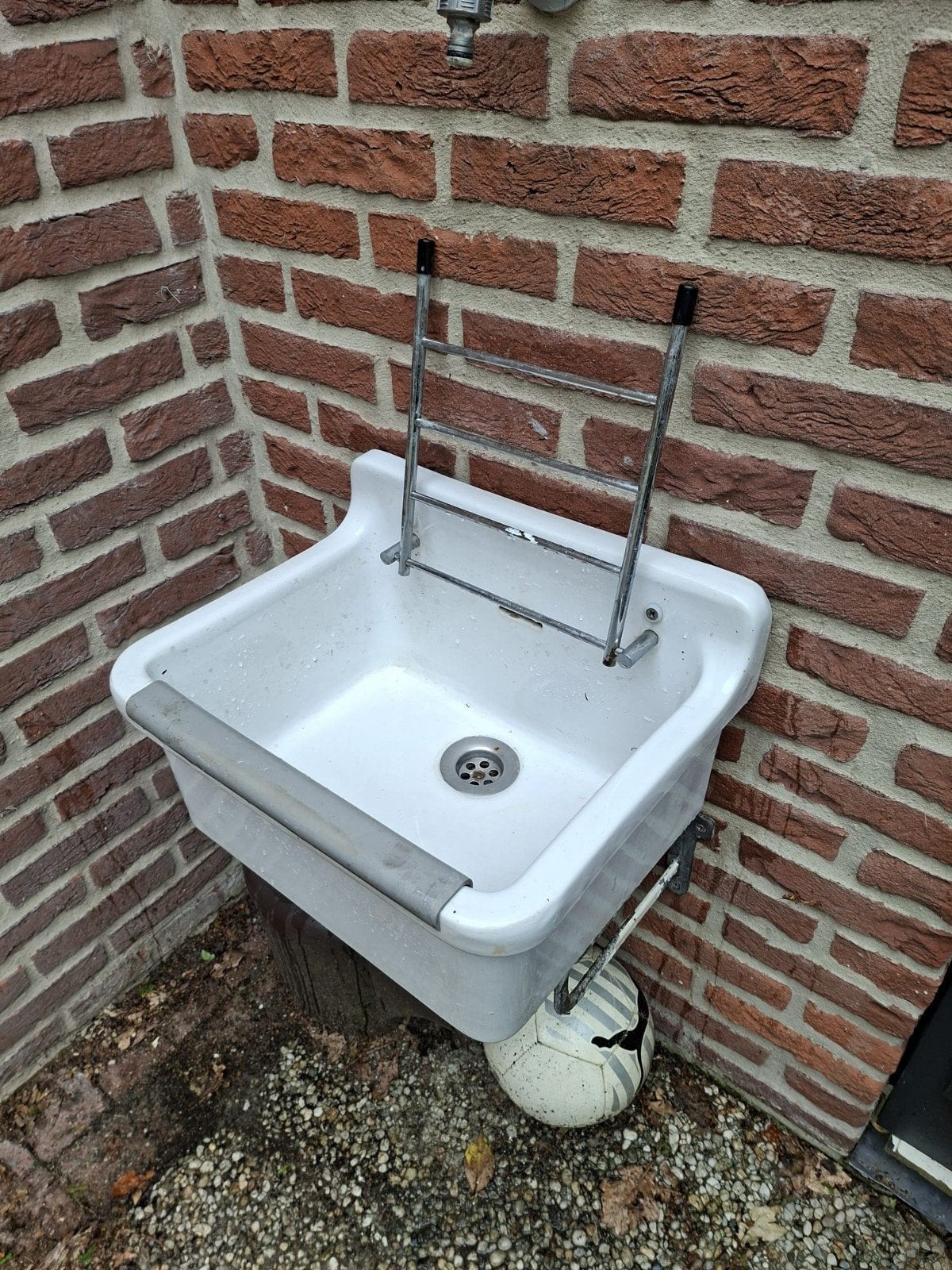Spoelbak voor buiten van wit porselein, Ophalen of Verzenden, Gebruikt, Steen, Wastafel