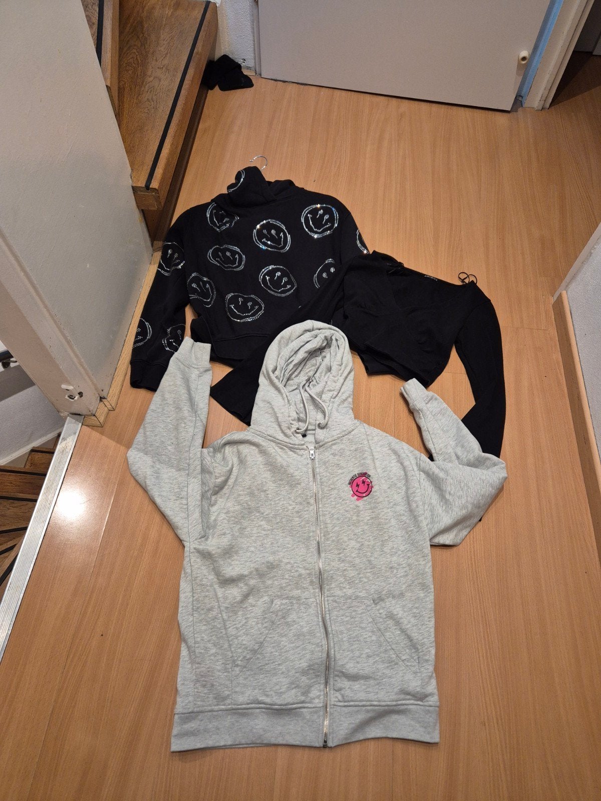 Kledingpakket: Vest XS + Trui S + Topje S (Smiley), Ophalen of Verzenden, Zo goed als nieuw