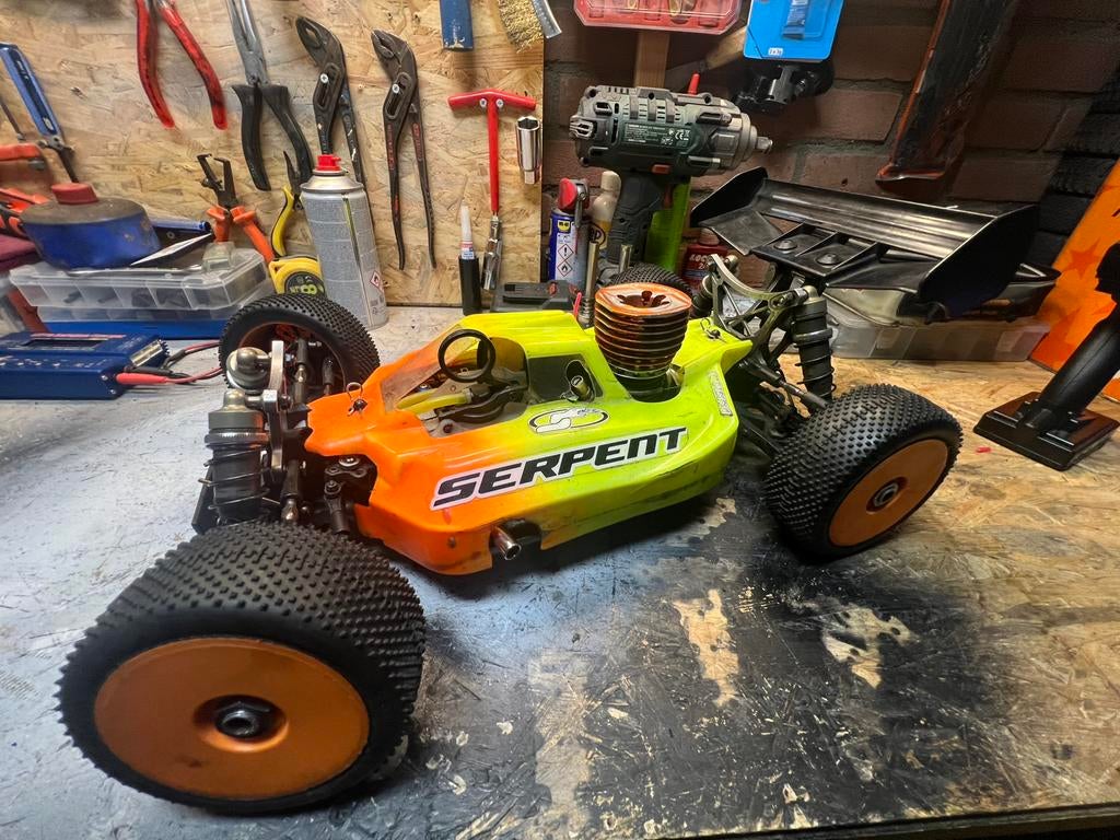 Serpent cobra 811 wedstrijd buggy, Auto offroad, Ophalen of Verzenden, Zo goed als nieuw, Nitro