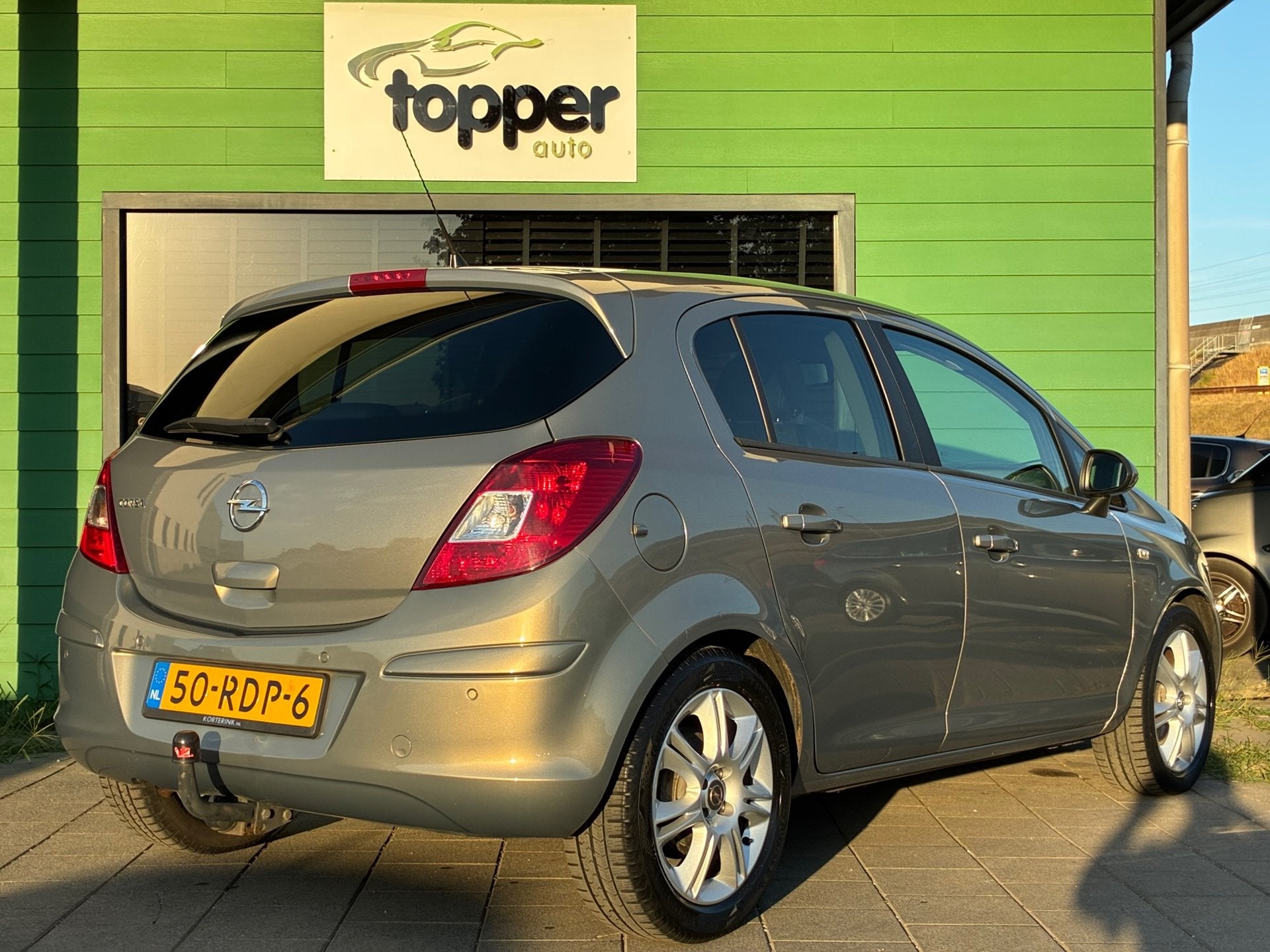 Opel Corsa 1.4-16V Cosmo|2e eigenaar|Automaat|Climatronic|Cr, Euro 5, 101 pk, Gebruikt, 1398 cc