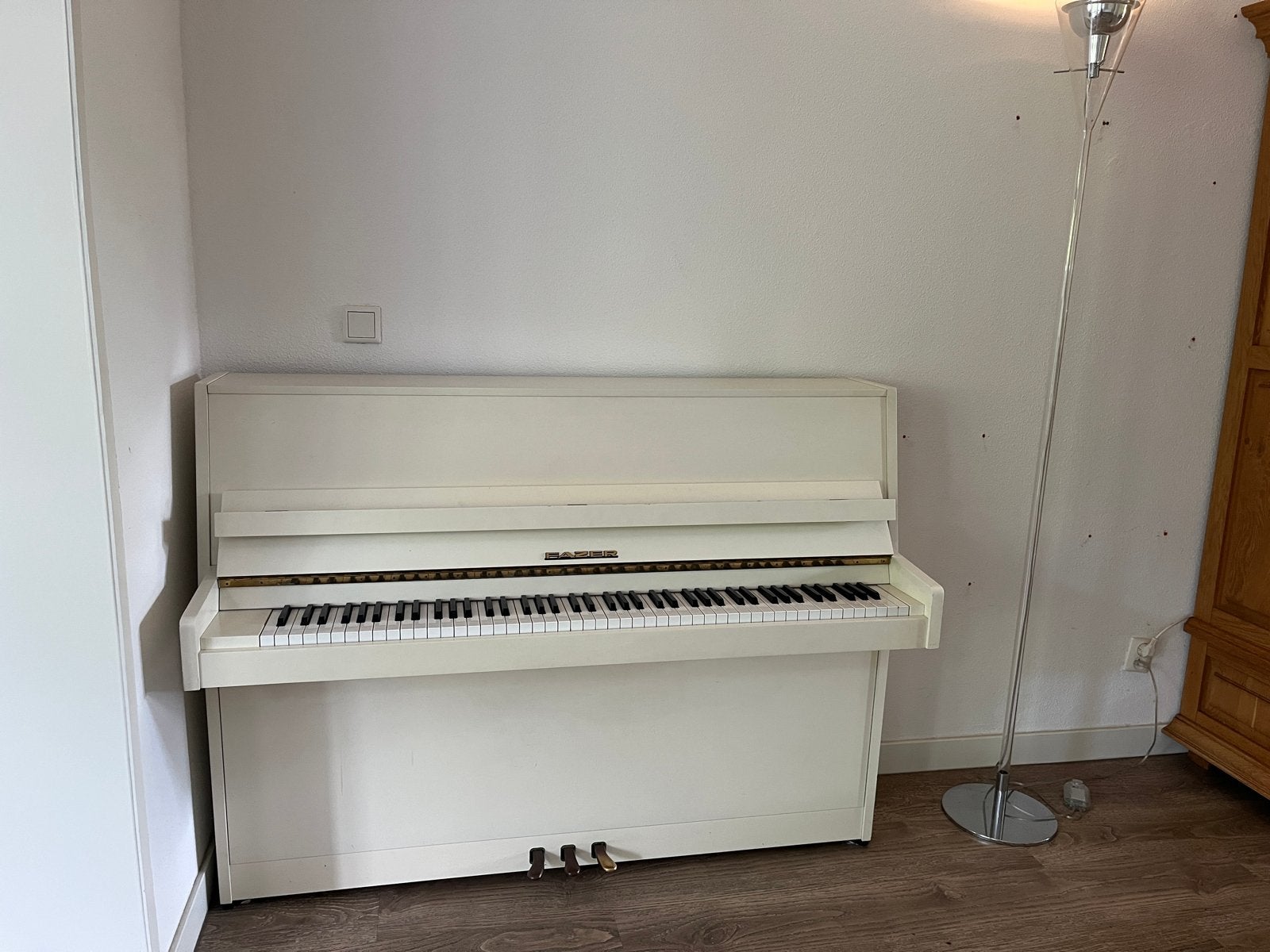 Fazer witte piano in uitstekende staat, Muziek en Instrumenten, Ophalen, Zo goed als nieuw, Wit, Piano