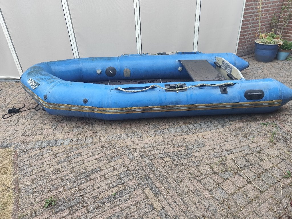 Opblaasboot met elektrische motor, accu's en roeispanen, Ophalen, Gebruikt