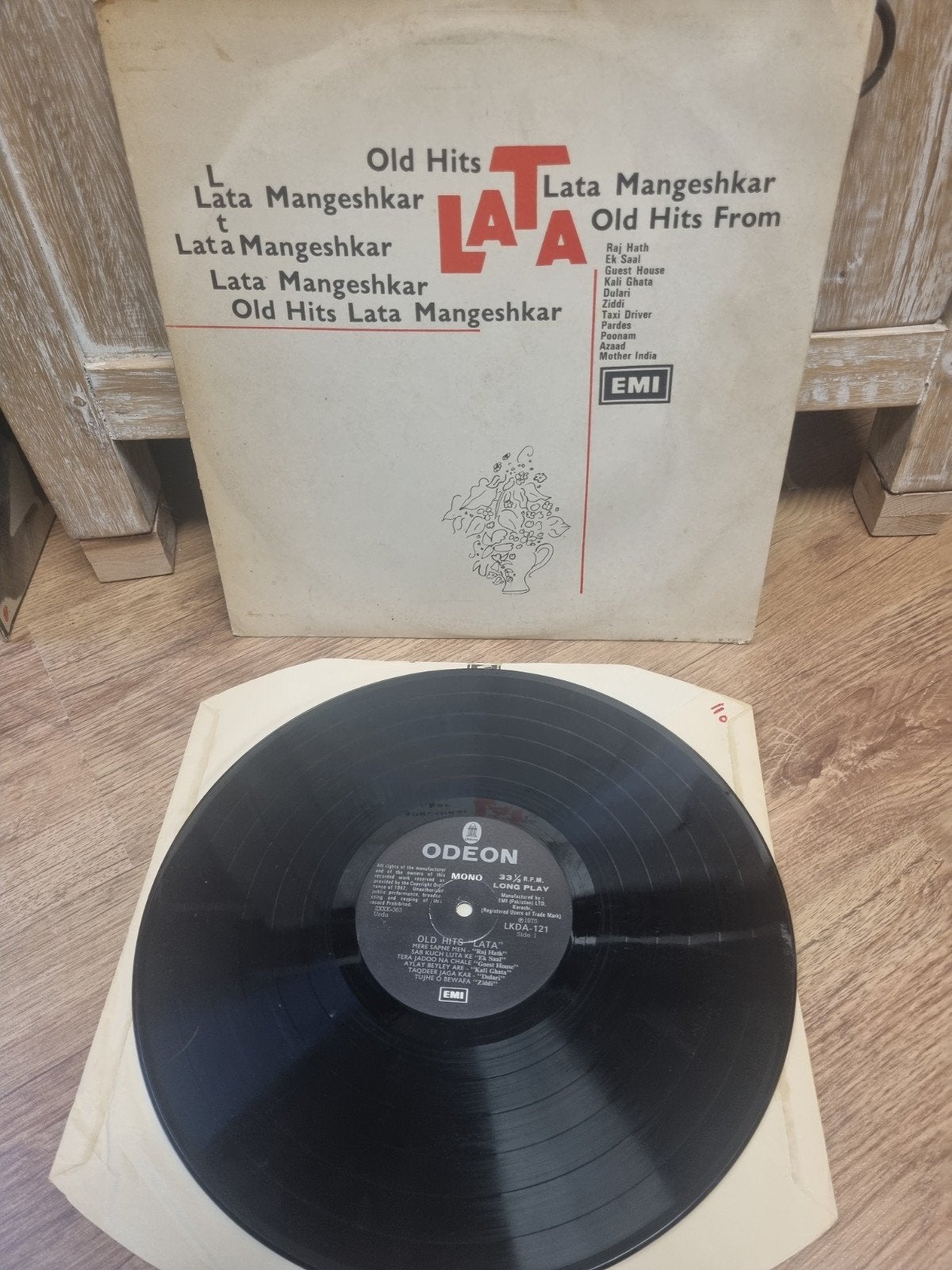 lp Lata Mangeshkar ‎– Old Hits From Lata Mangeshkar, Ophalen of Verzenden, Zo goed als nieuw, 12 inch