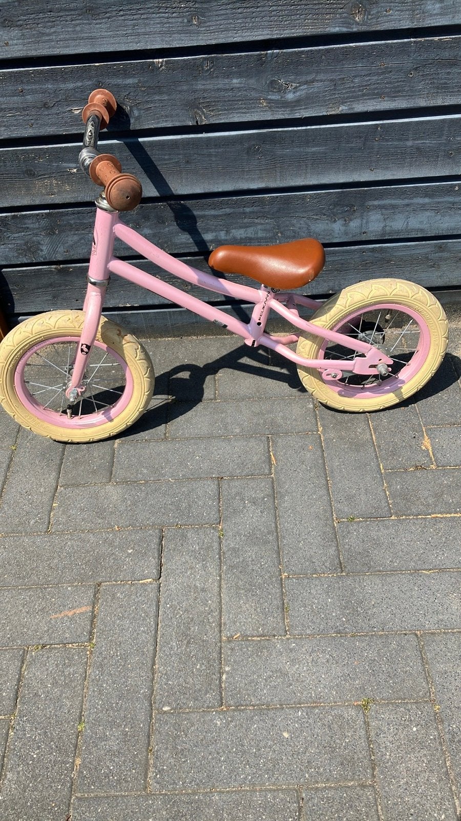Roze loopfiets voor kinderen - Zo goed als nieuw, Fietsen en Brommers, Fietsen | Kinderfietsjes, Ophalen, Zo goed als nieuw, Minder dan 16 inch