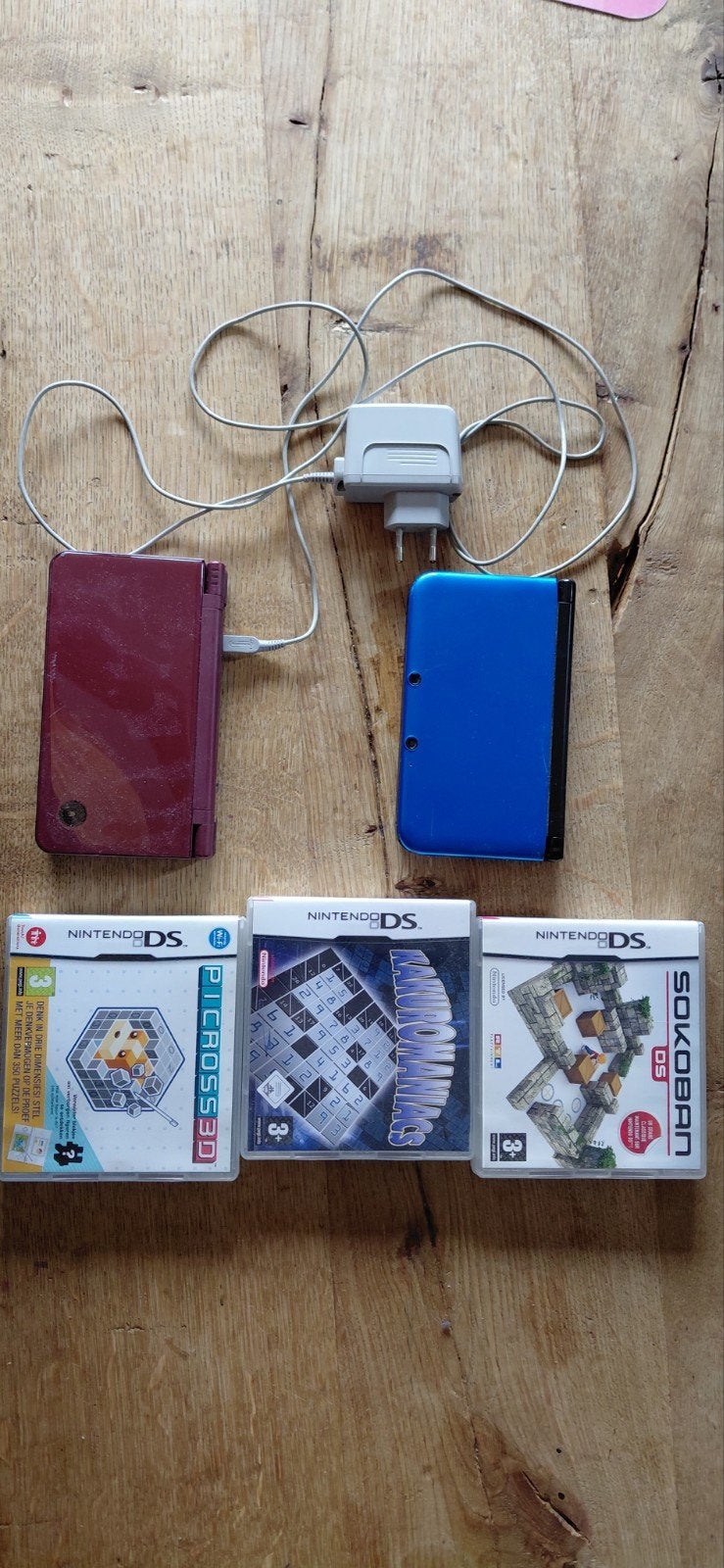 1x Nintendo DSi XL + 1x Nitendo 3DS XL met 3 games en oplad, Dsi XL, Overige kleuren, Ophalen of Verzenden, Gebruikt