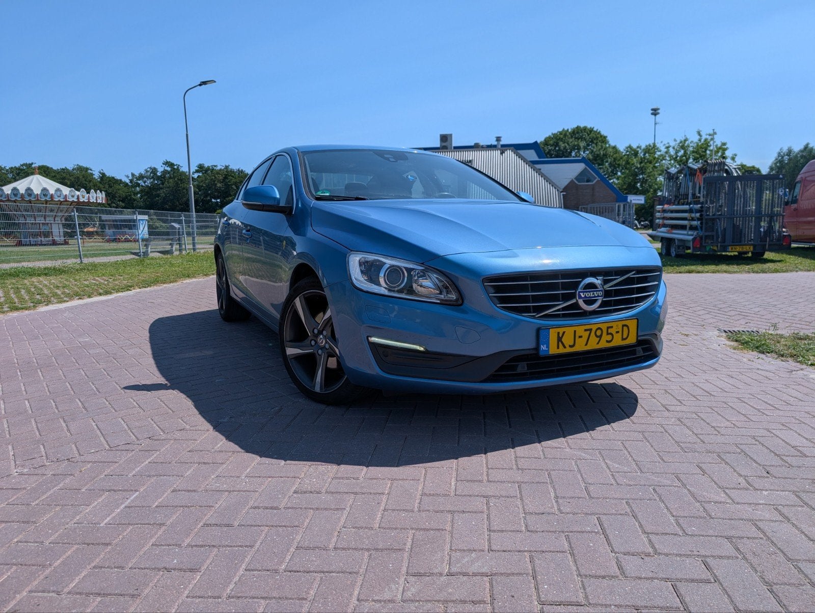 Volvo S60 T3 1.5 112KW Aut6 2015 Blauw, Auto's, Volvo, 1498 cc, Zwart, 4 cilinders, Blauw