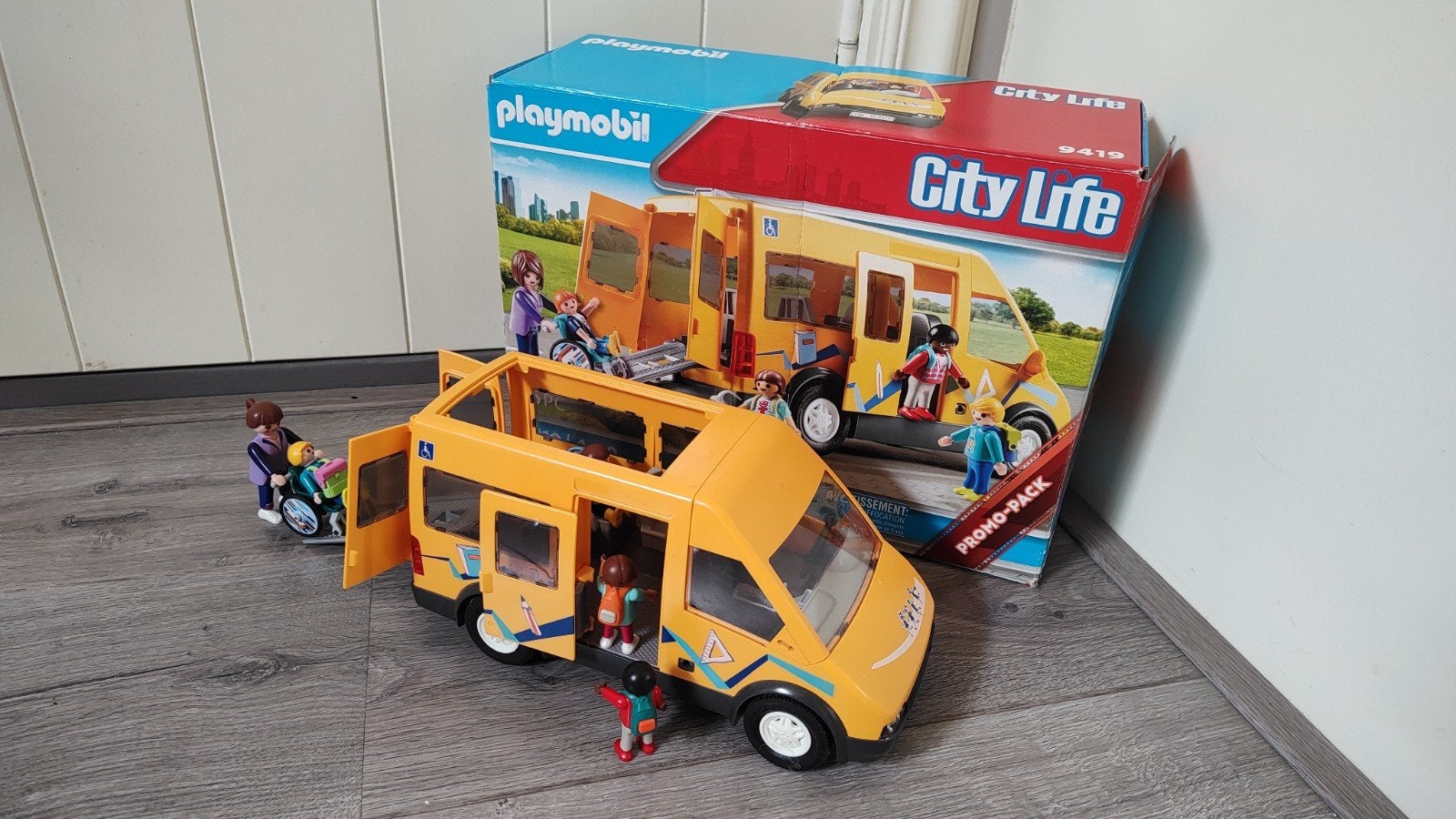 Playmobil Schoolbus 9419 - City Life - Compleet met doos, Complete set, Voertuig, Ophalen of Verzenden, Zo goed als nieuw