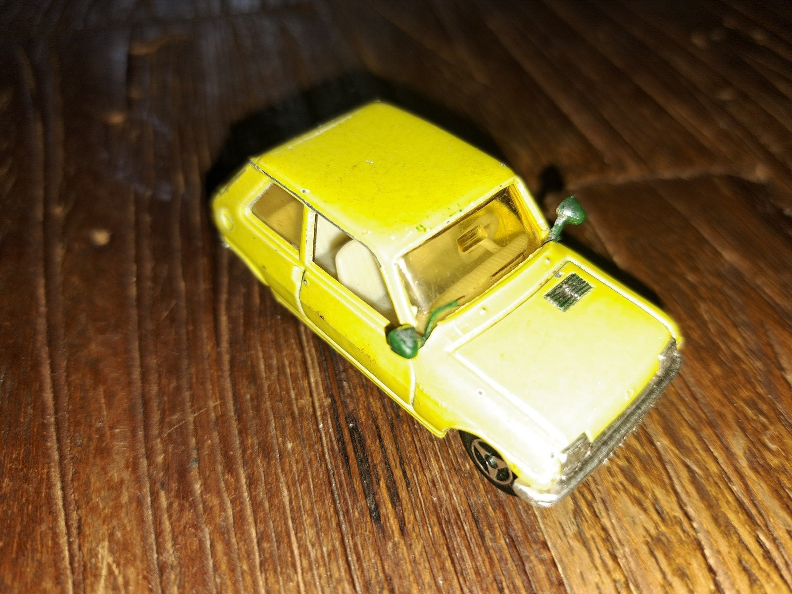 Majorette Renault 5 - Geel, Zeer Licht Bespeeld, Ophalen of Verzenden, Zo goed als nieuw