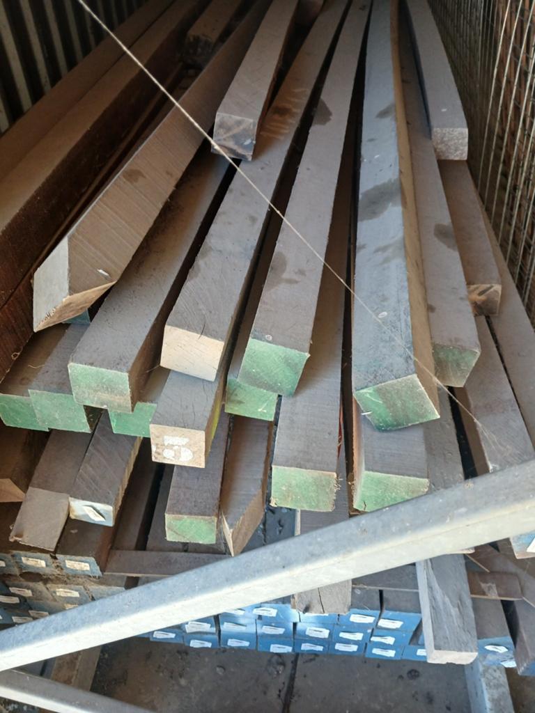 Azobe palen, Tuin en Terras, Palen, Balken en Planken, Ophalen of Verzenden, 250 cm of meer, Palen