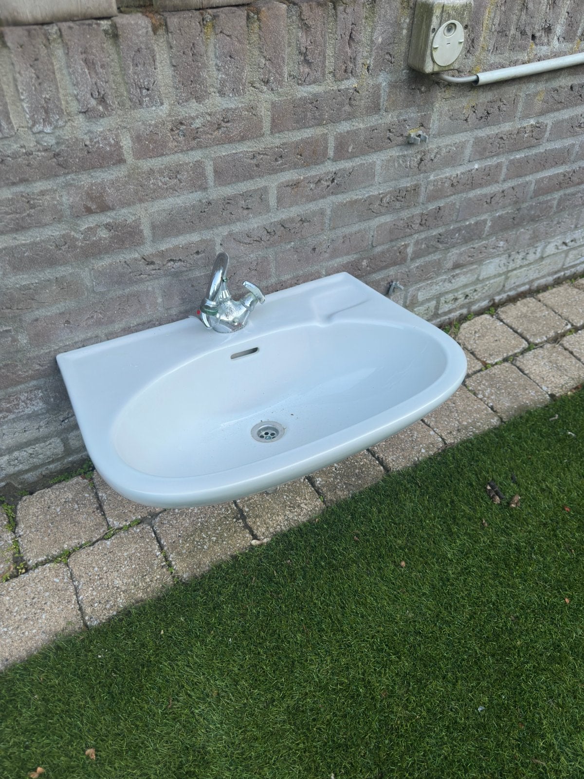 Wastafel gratis afhalen, Huis en Inrichting, Badkamer | Badkamermeubels, Ophalen, 50 tot 100 cm, Zo goed als nieuw, Minder dan 100 cm