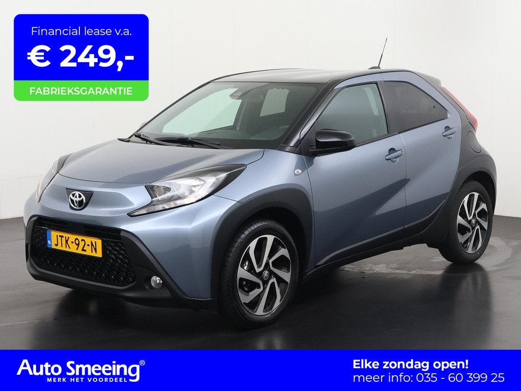 Toyota Aygo X 1.0 VVT-i MT Play Two-Tone | Camera | Stoelver, Auto's, Toyota, 12 maanden, Stof, Gebruikt, Euro 6