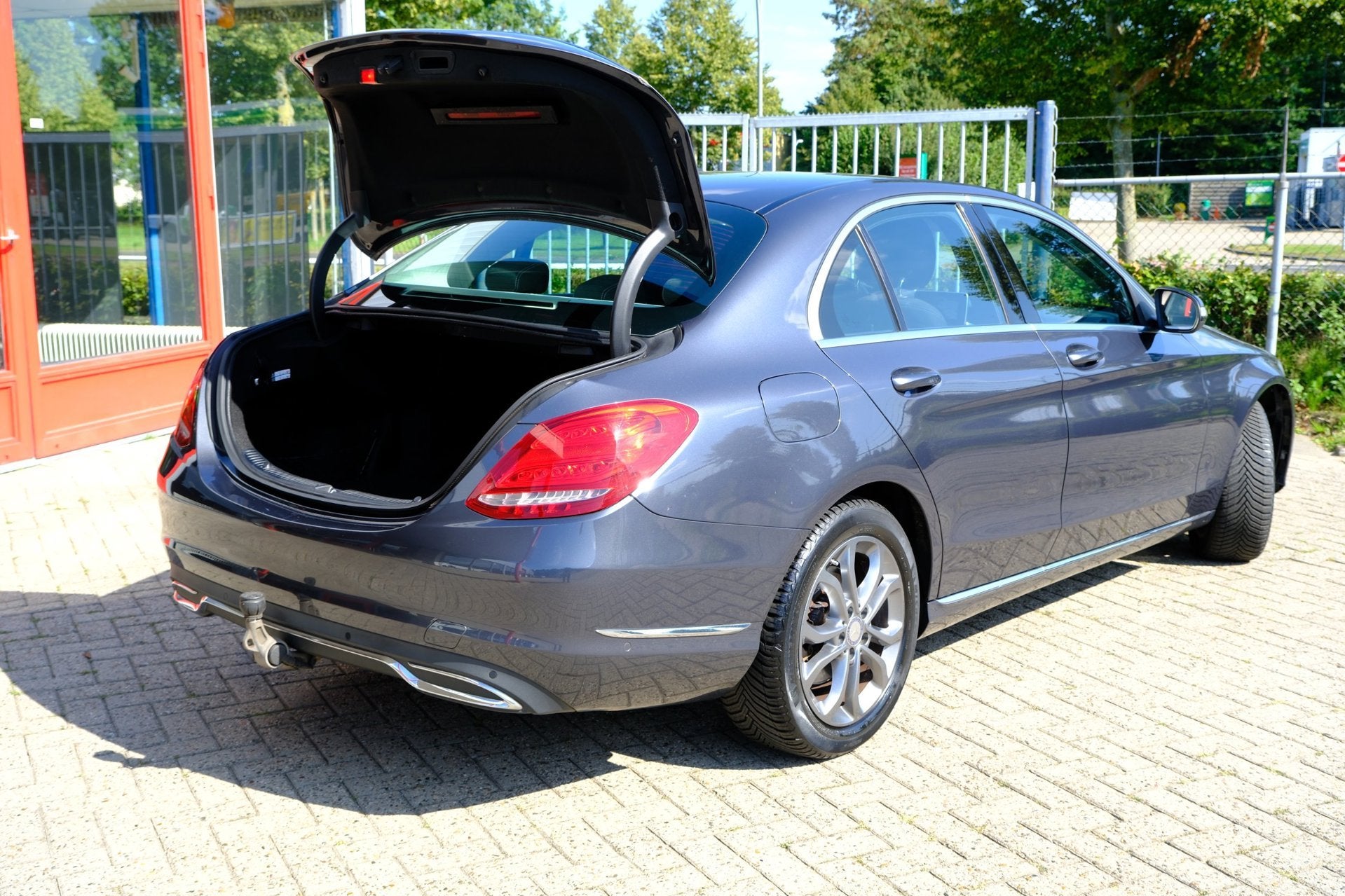 Foto 12 van Mercedes-Benz C-klasse 180 Ambition Aut. Navi|LED koplamp|LM