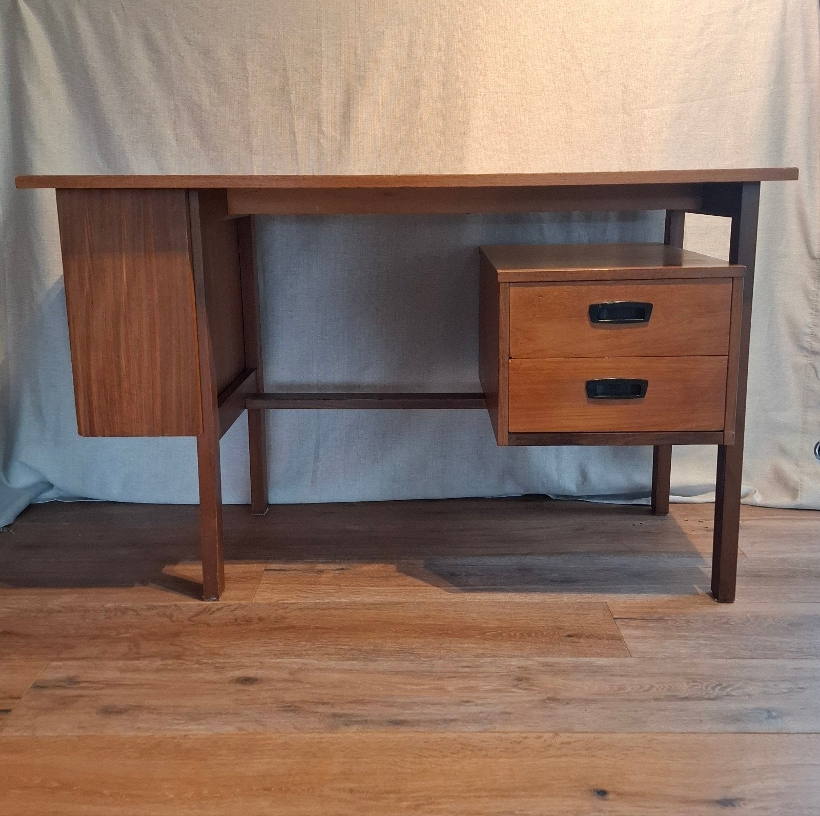 Vintage Teakhouten Bureau Pastoe-stijl, Huis en Inrichting, Bureaus, Ophalen, Zo goed als nieuw, Hout