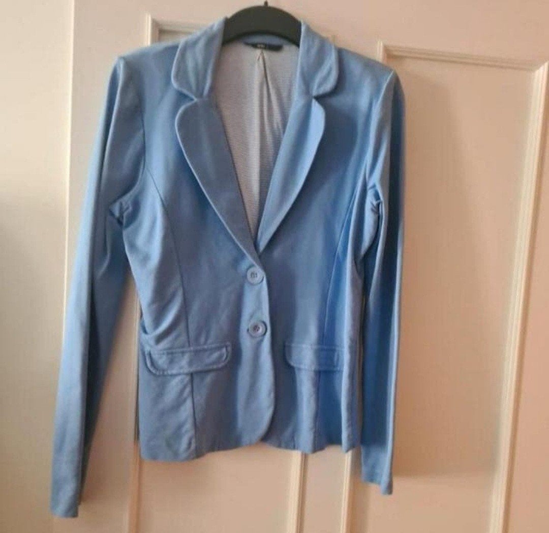 Blazer maat L blauw
jogging stof, Blauw, Maat 42/44 (L), Ophalen of Verzenden, Zo goed als nieuw