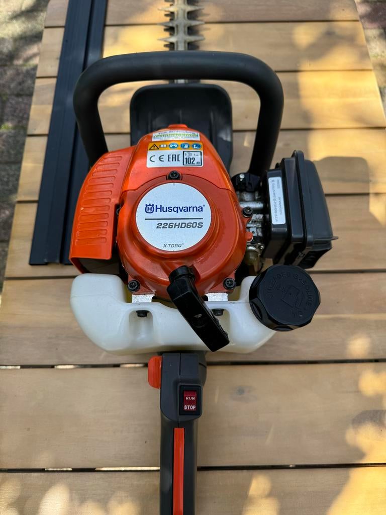 Husqvarna 226HD60S Benzine Heggenschaar - Zo goed als nieuw, Ophalen of Verzenden, Zo goed als nieuw, Benzine