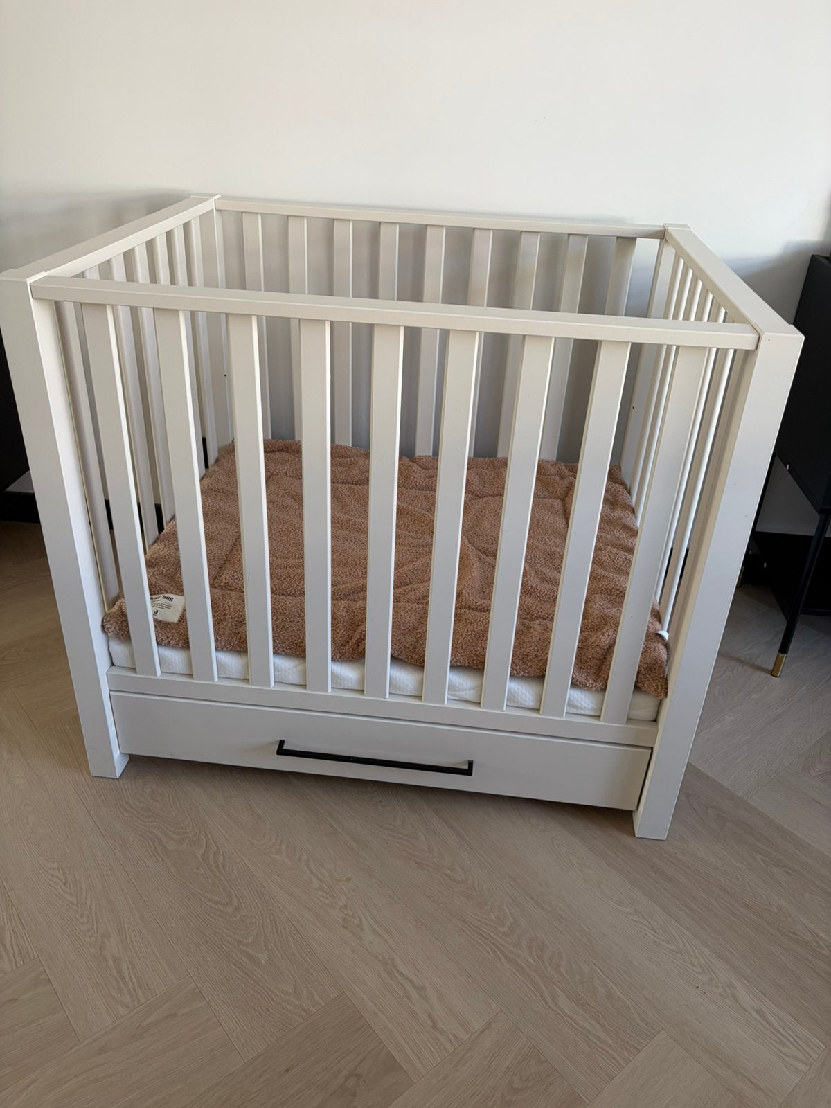 Beige box te koop, Ophalen, Zo goed als nieuw
