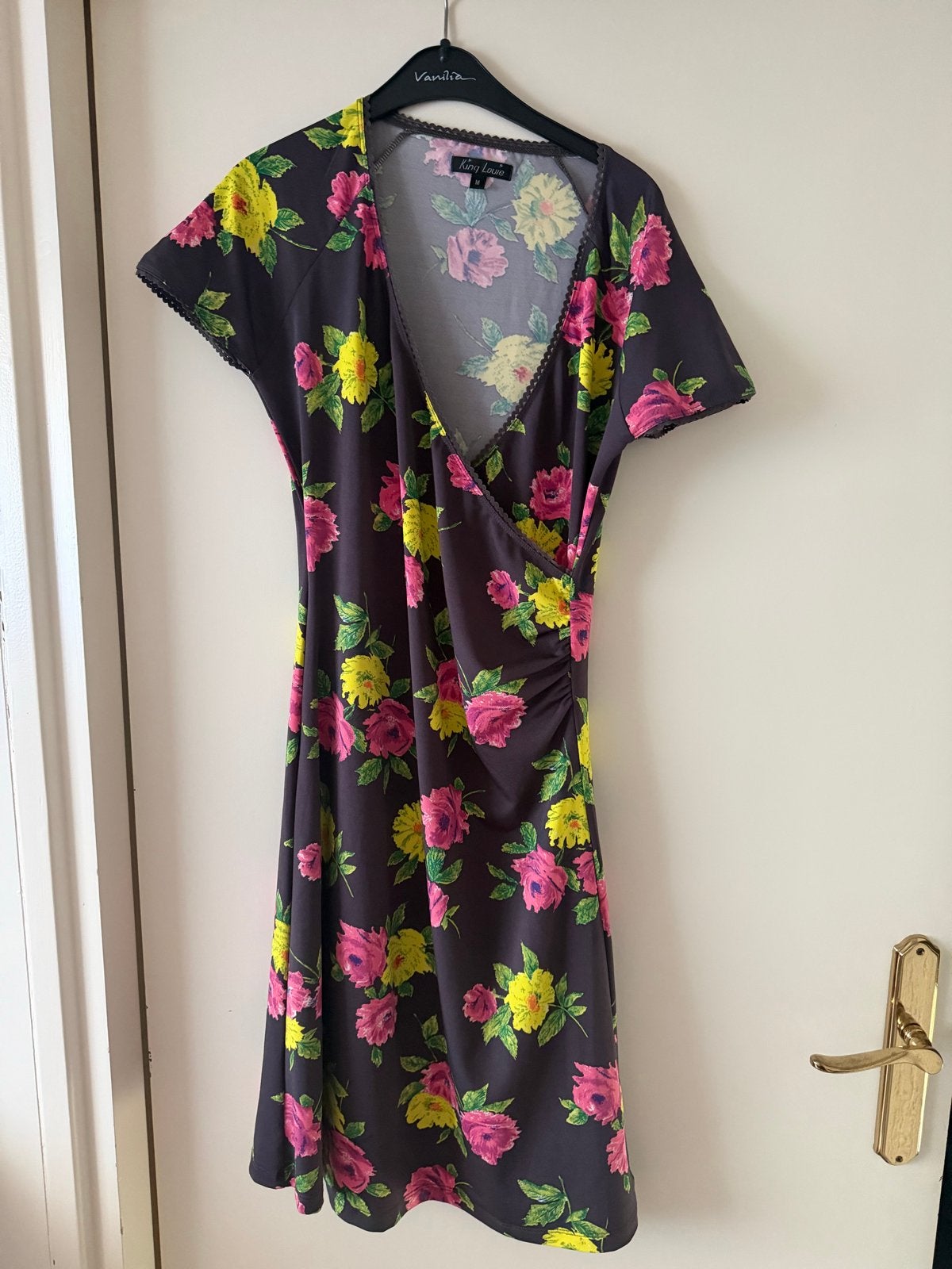 King Louie jurk met bloemenprint, maat M, Maat 38/40 (M), Meerkleurig, Ophalen of Verzenden, Gedragen