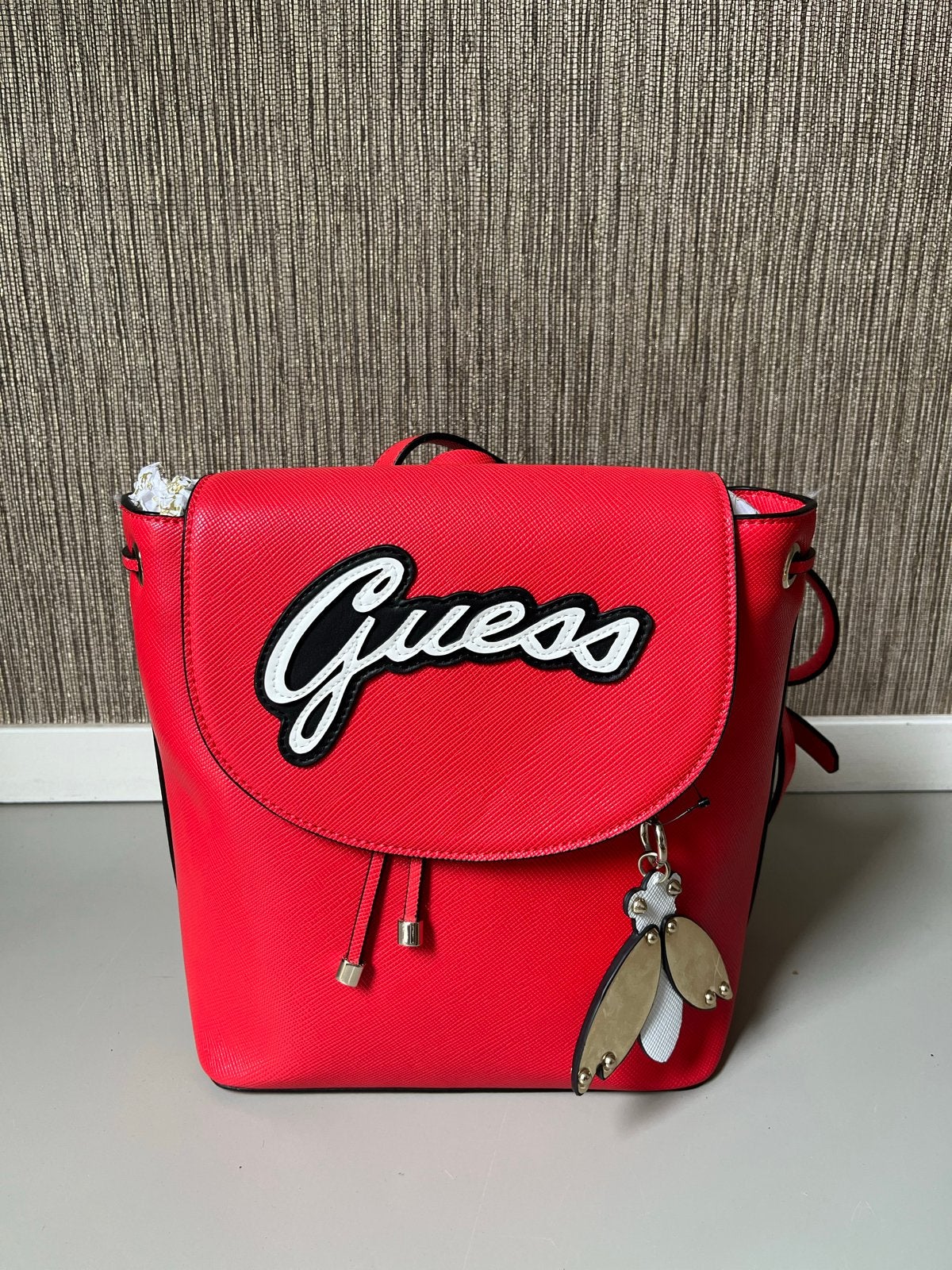 Guess Rode Rugzak - Zo Goed Als Nieuw, Overige merken, 25 tot 40 cm, Ophalen of Verzenden, Zo goed als nieuw