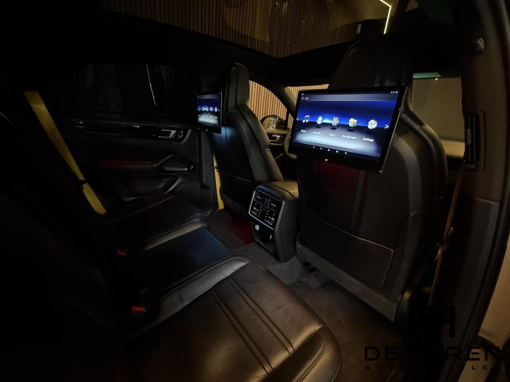 Porsche Cayenne Coupé 3.0 E-Hybrid|Softcls|PANO|Maxton|NAP|, Automaat, Cayenne, Gebruikt, 2995 cc