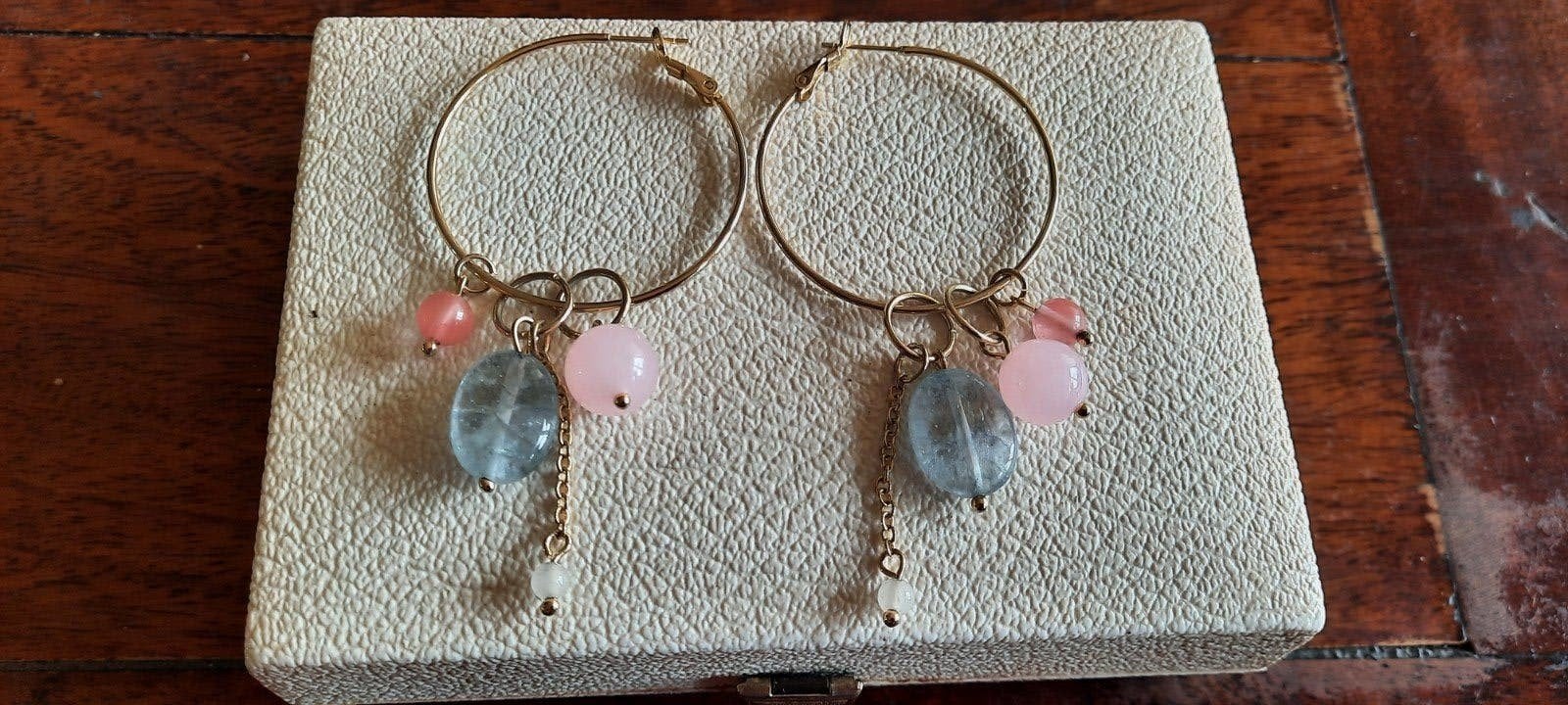 Vintage creolen met edelsteen hangers,rozenkwarts/calciet., Overige materialen, Hangers, Overige kleuren, Ophalen of Verzenden