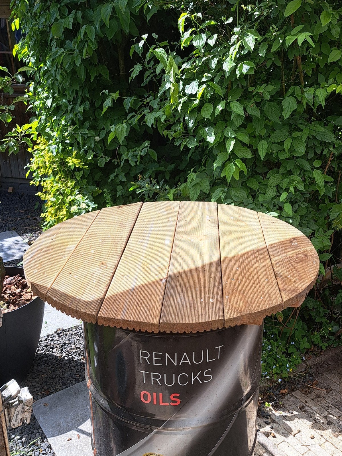 Unieke statafel van olievat met houten blad, Ophalen, Gebruikt