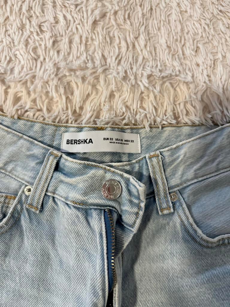 Bershka denim shorts - Maat 32 (XS), Kort, Blauw, Ophalen of Verzenden, Maat 34 (XS) of kleiner