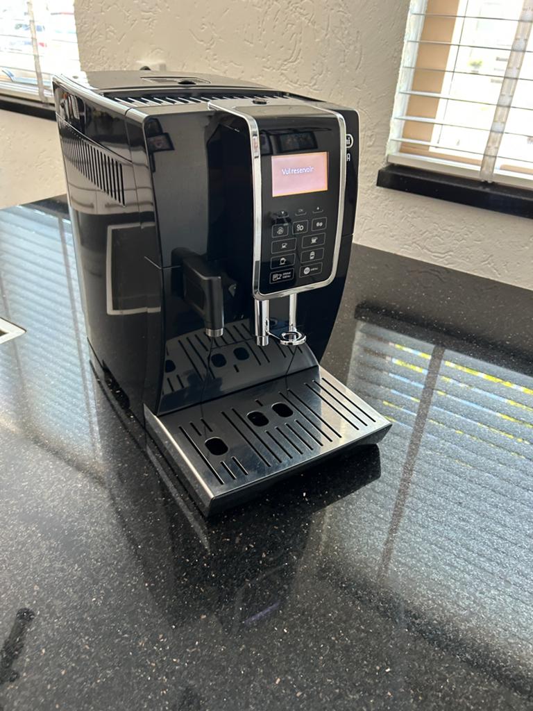 De'Longhi Dinamica Koffiebonenapparaat - 4 jaar oud, Ophalen of Verzenden, Gebruikt, Koffiemachine, Koffiebonen