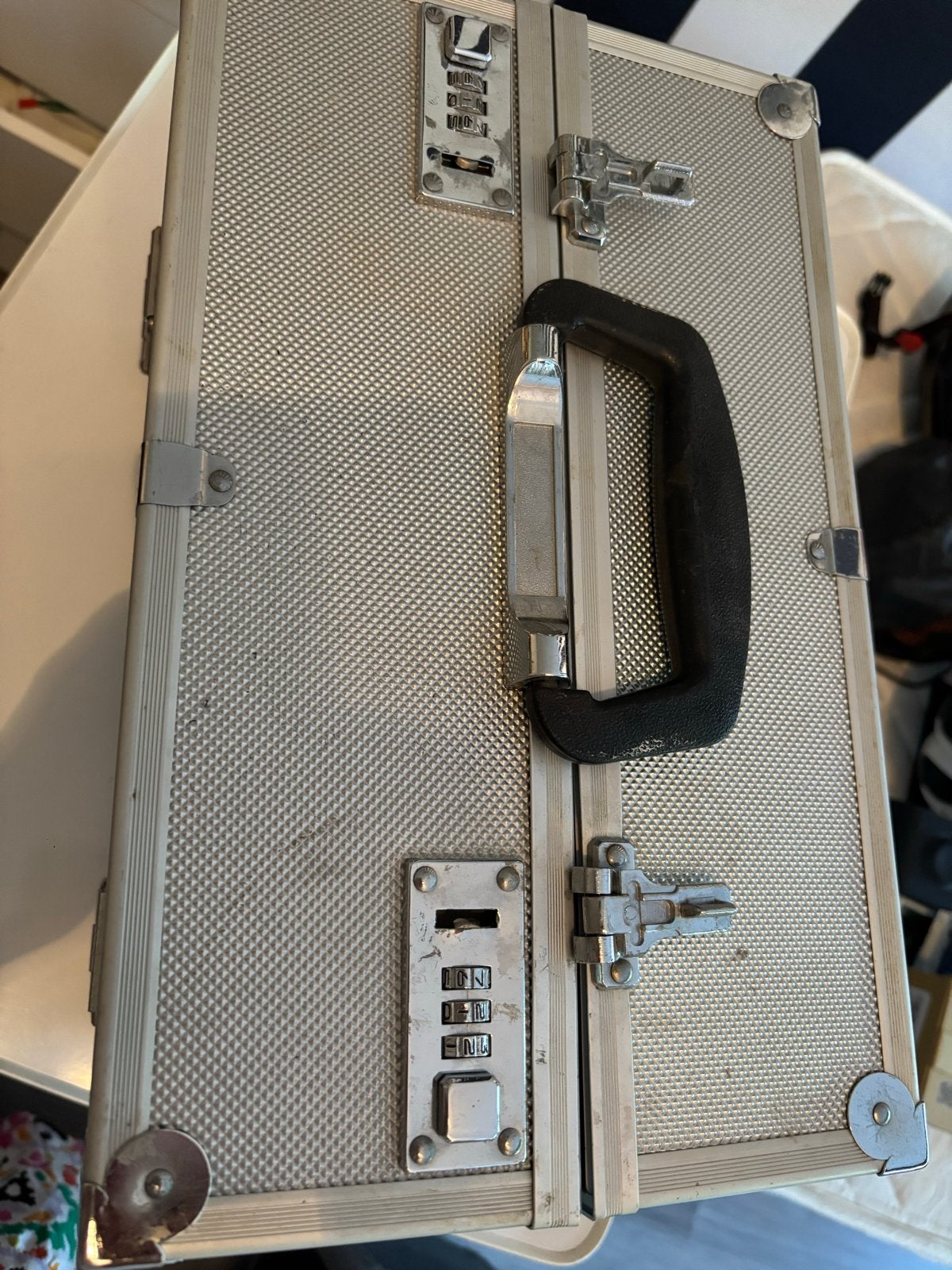 Kleine koffer met schouderband en slotjes, Sieraden, Tassen en Uiterlijk, Ophalen, Gebruikt, Slot, Minder dan 50 cm