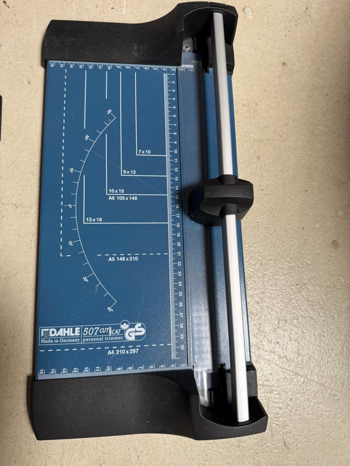 Compacte papiersnijders. Foto snijders, Ophalen, Zo goed als nieuw