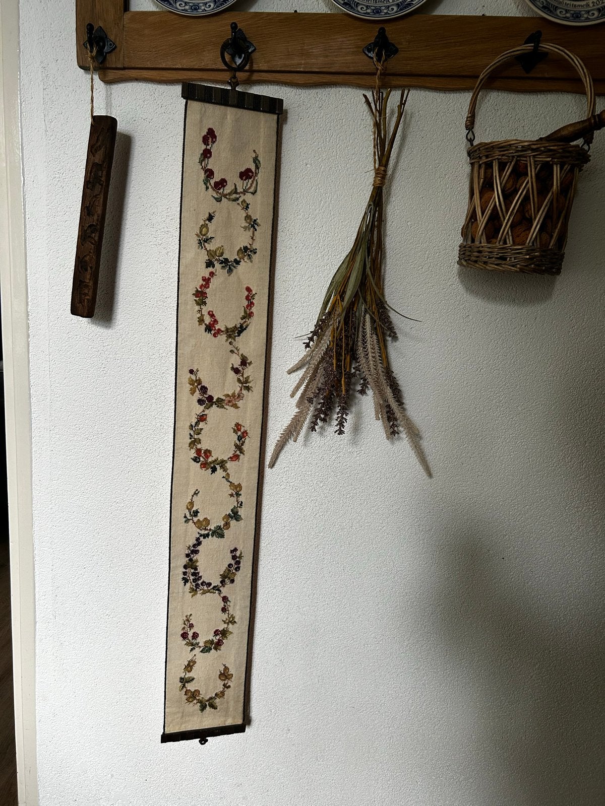 Vintage geborduurd schellekoord met bloemen en fruit, Antiek en Kunst, Antiek | Woonaccessoires, Ophalen of Verzenden