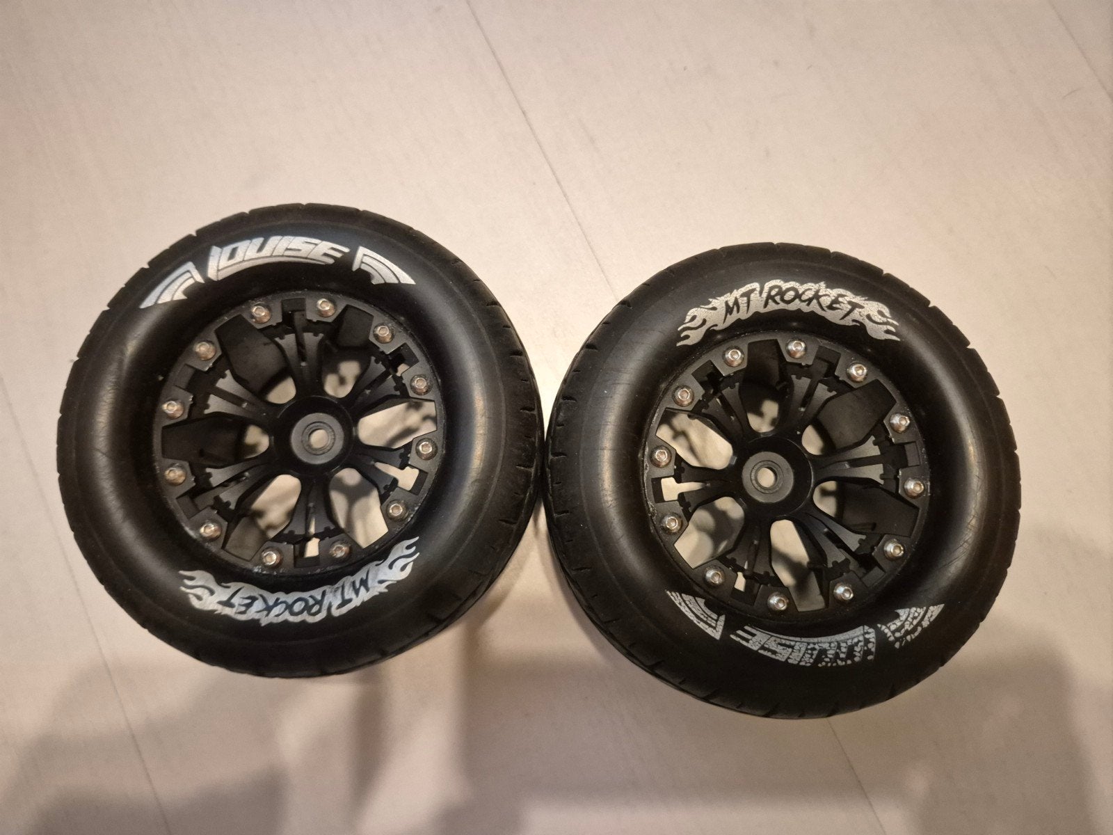 Louise MT Rocket RC banden 12mm hex (2 stuks), Ophalen of Verzenden, Gebruikt, Onderdeel