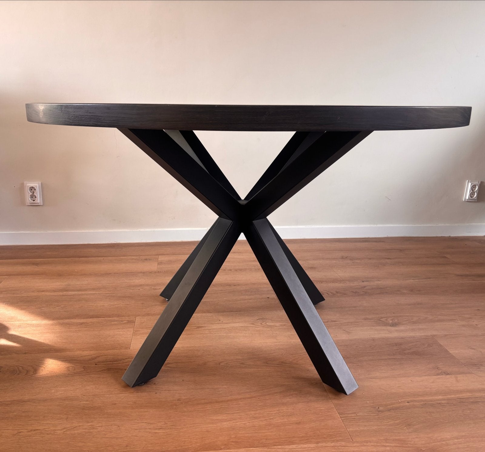 Kwantum Eettafel Bressand Zwart 120 cm Rond, Huis en Inrichting, Ophalen, Gebruikt, 100 tot 150 cm, Rond