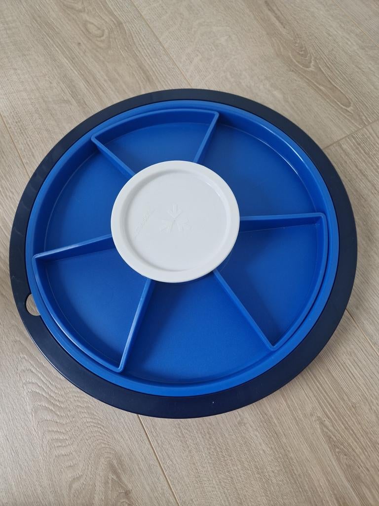 Tupperware hapjesschaal met afsluitbaar bakje, Ophalen of Verzenden, Zo goed als nieuw, Blauw, Schaal