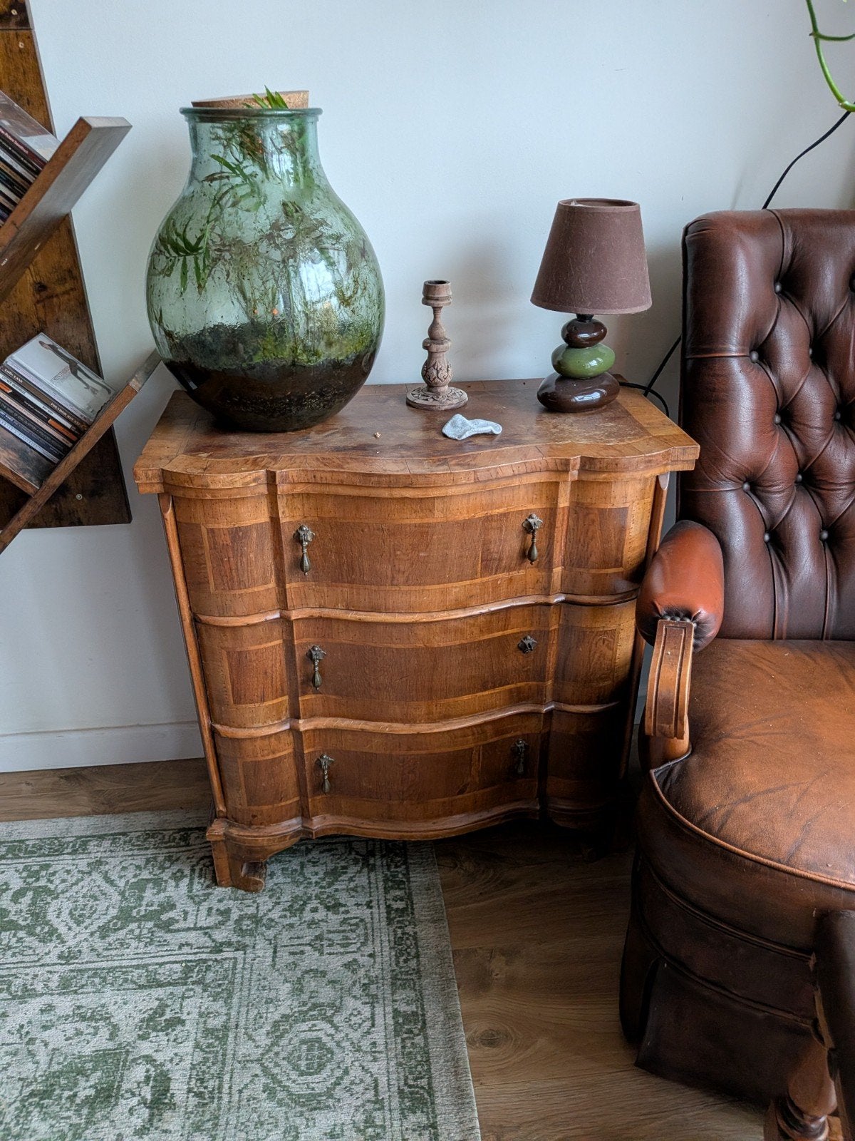 Antieke ladekast / commode met sierlijke details, Ophalen