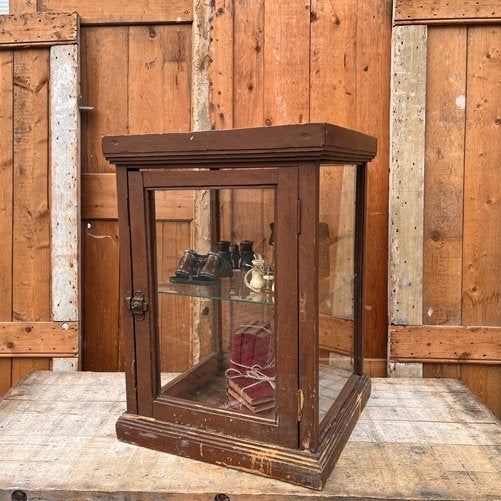 Vitrinekast bruin pronkkast toonbank origineel 65,5 hoog, Huis en Inrichting, Ophalen, Minder dan 50 cm, Overige houtsoorten, Minder dan 100 cm