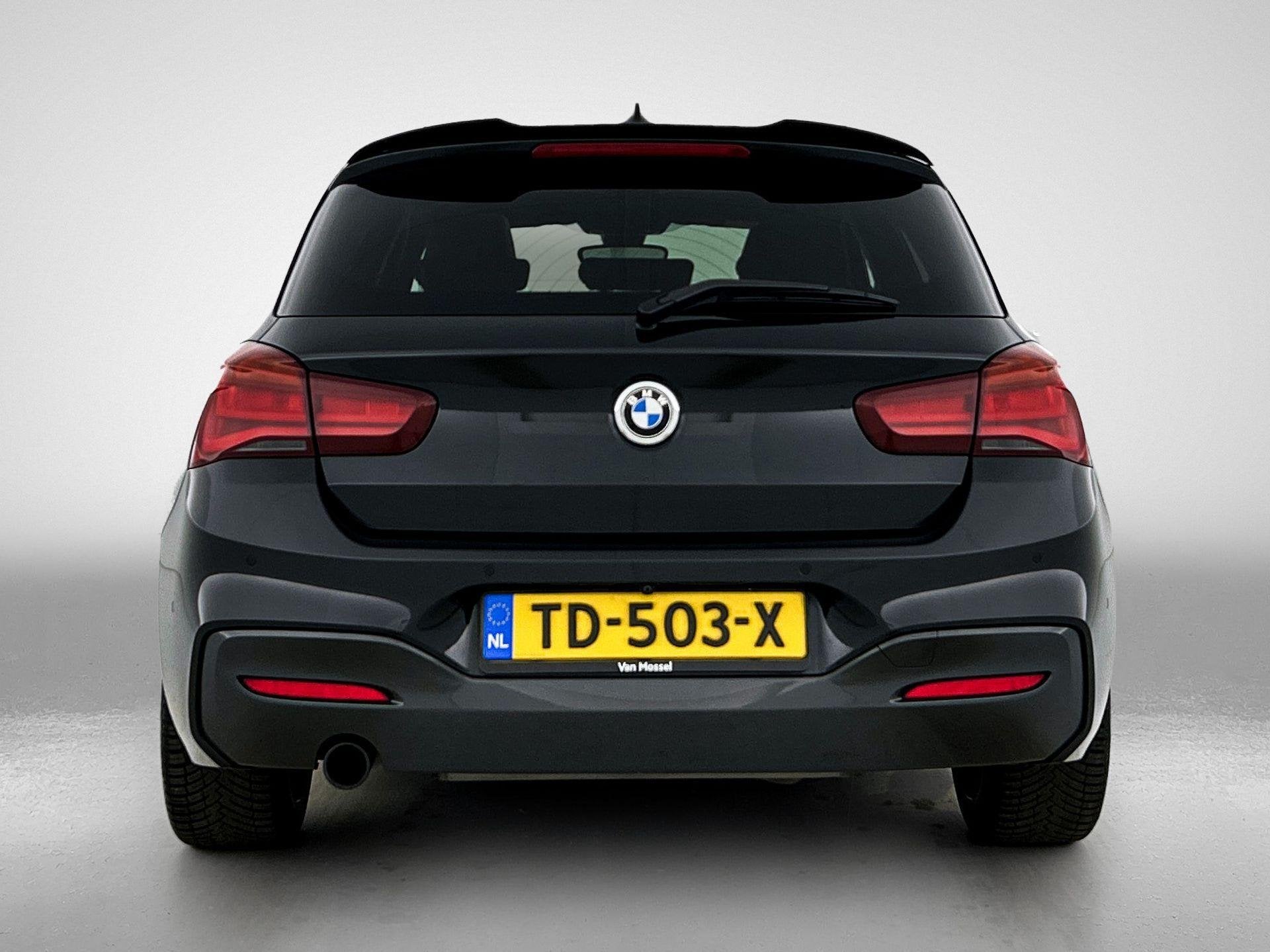 BMW 1-serie 118i Edition M Sport Shadow High Executive PANOR, Auto's, 12 maanden, Zwart, Bedrijf, 650 kg