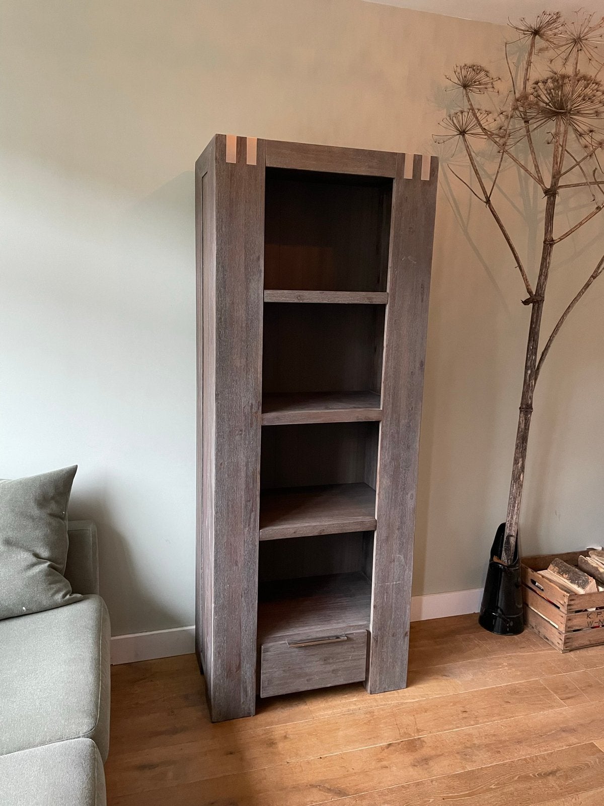Mooie hoge houten kast, Ophalen, 50 tot 100 cm, Zo goed als nieuw, 150 tot 200 cm