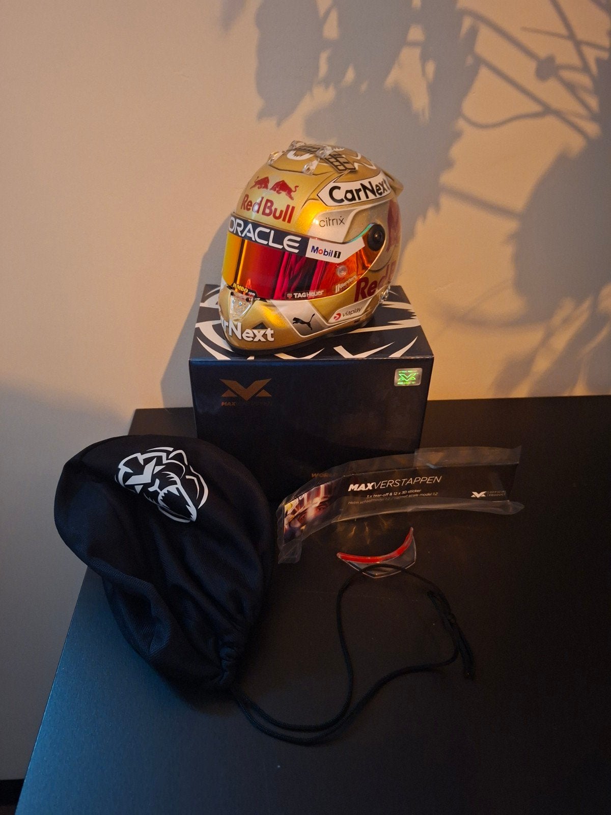 Max Verstappen helm Champion 2022 Schaal 1:2 Nieuwstaat, Verzamelen, Automerken, Motoren en Formule 1, Ophalen of Verzenden, Nieuw