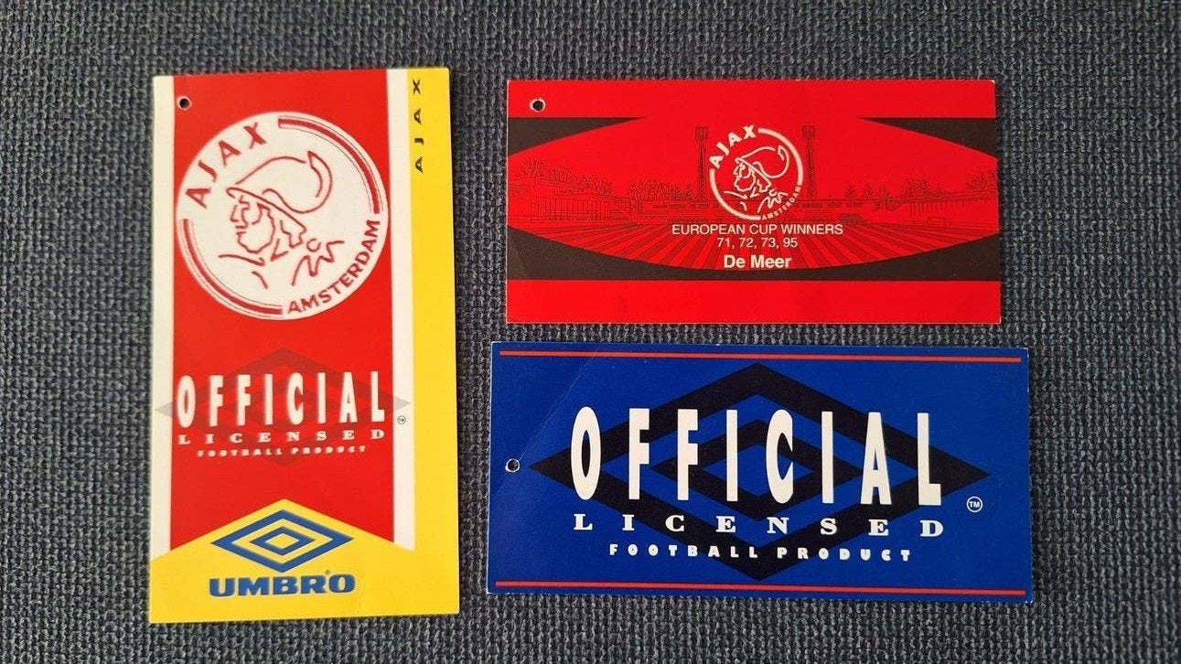 AJAX..AMSTERDAM...ADIDAS..PUMA..NIKE, Ophalen of Verzenden