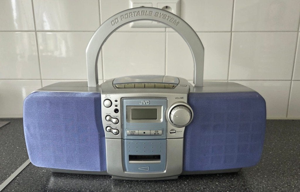 Goed werkende JVC RC-BZ5LB draagbaar radio CD Cassette, Ophalen of Verzenden, Enkel, JVC, Auto-reverse
