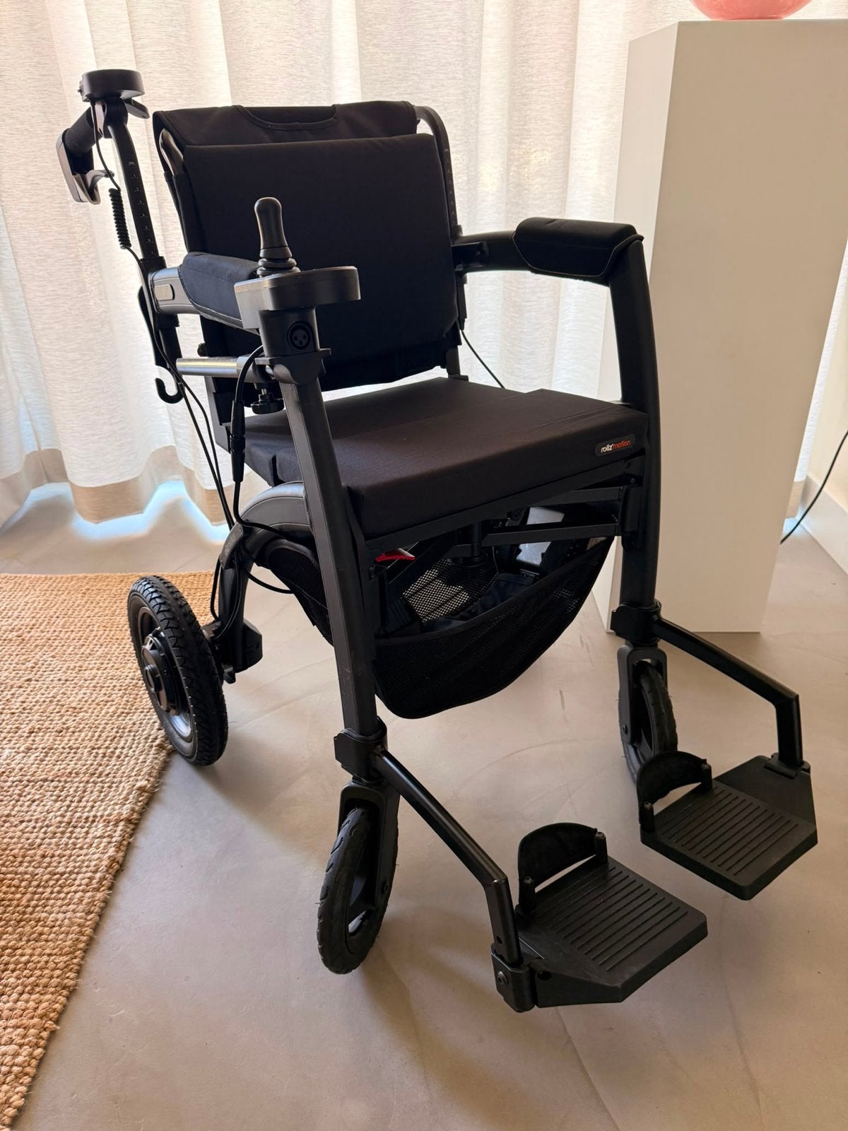 ROLLZ motion electric rolstoel - rollator, Ophalen, Inklapbaar, Zo goed als nieuw, Elektrische rolstoel